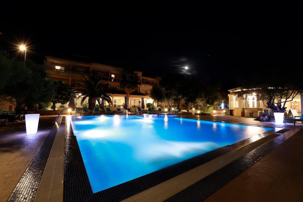 Aparthotel Trcol