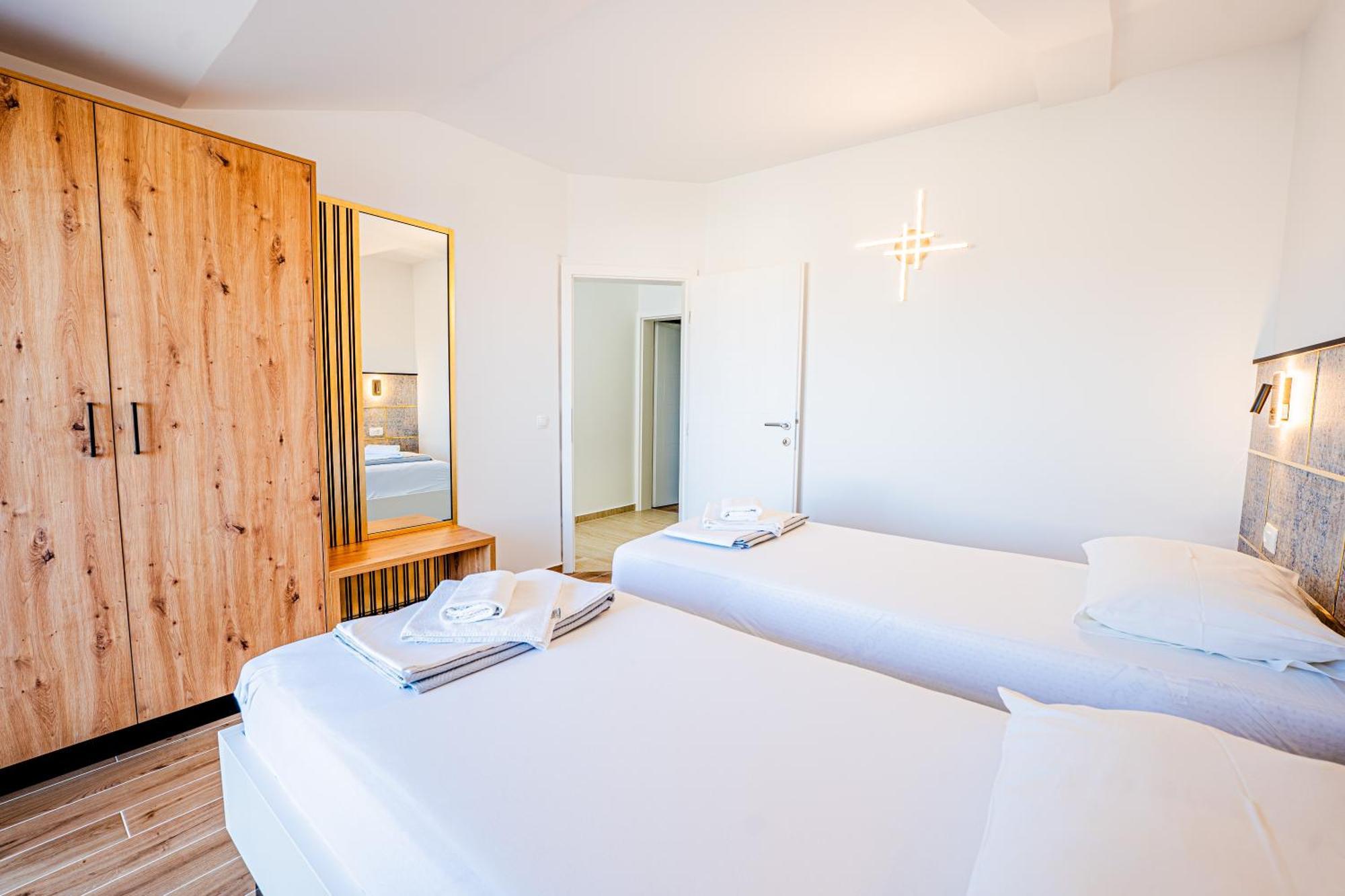 Aparthotel Trcol 4*